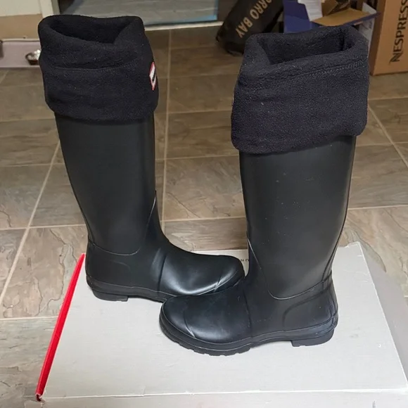 Hunter Black Women's Winter & Rain Boots - Picture 2 of 9